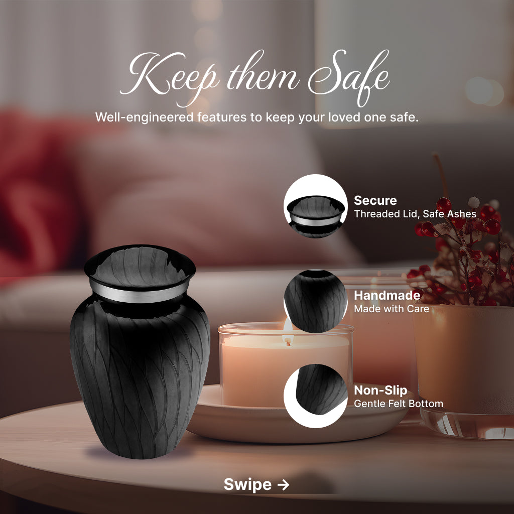 Serenity Curve Pearl Urn