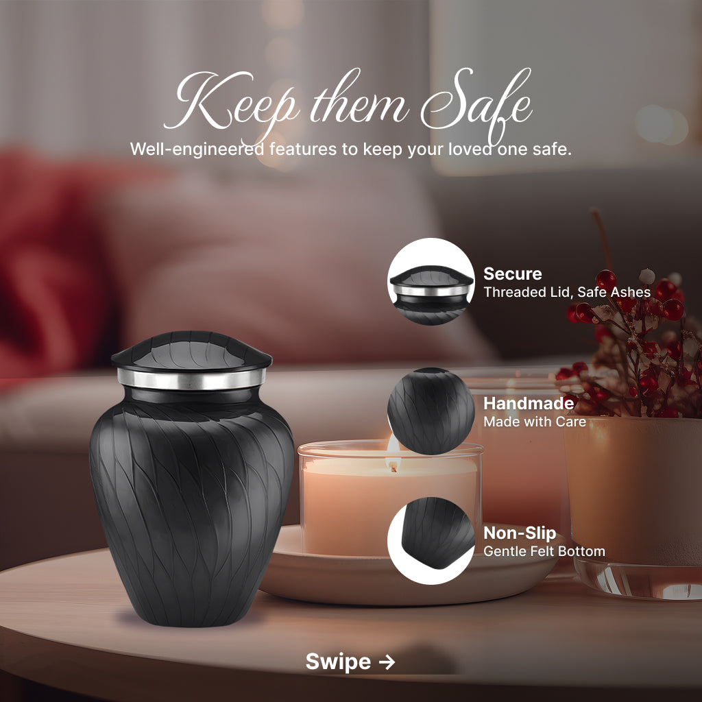 Serenity Curve Pearl Urn